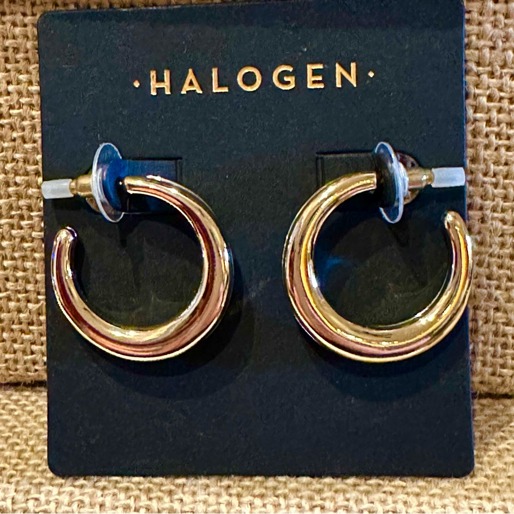 Nwt Halogen Earrings  Gold Tone  Silver Tone Classic HoopsReversible
